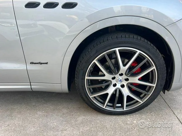 Maserati Levante 2017 photo 5