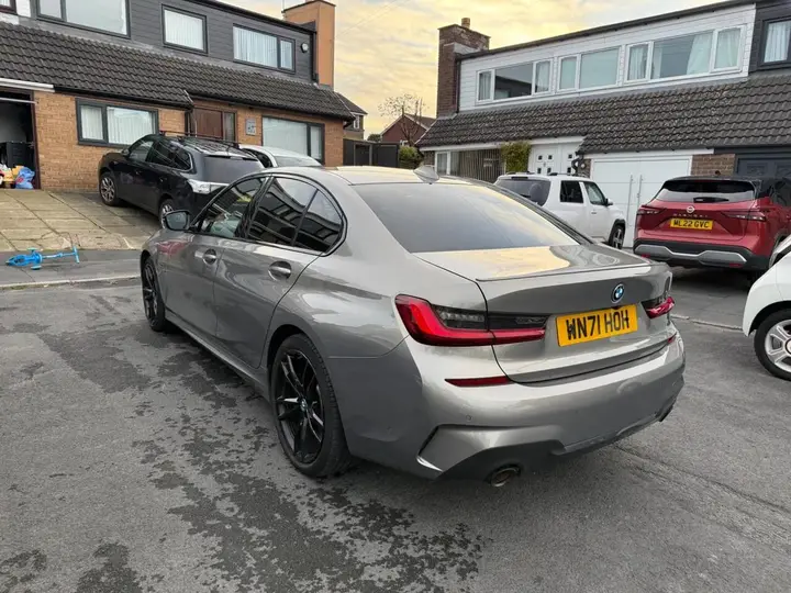 BMW 3 Series 2021 photo 4