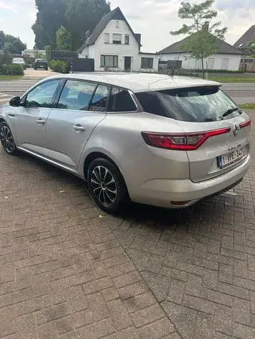 Renault Mégane 2017 photo 3