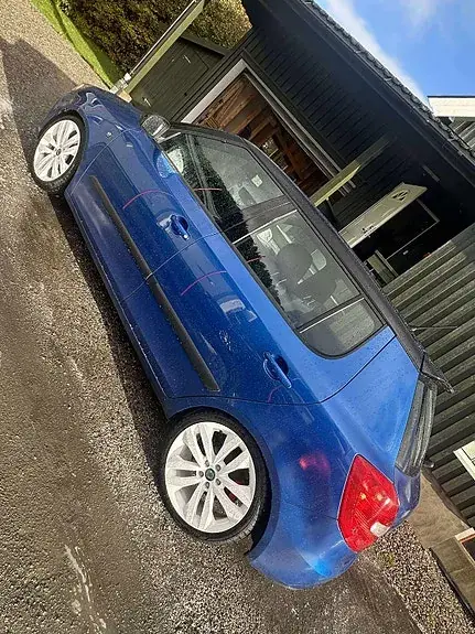 Skoda Fabia 2012 photo 3