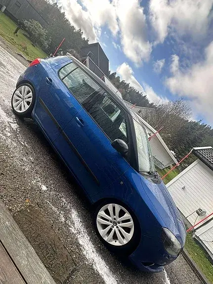 Skoda Fabia 2012 photo 4
