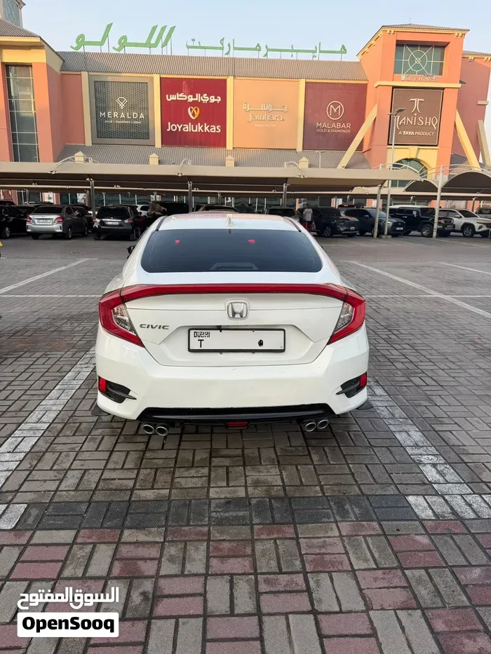 Honda Civic 2018 photo 2
