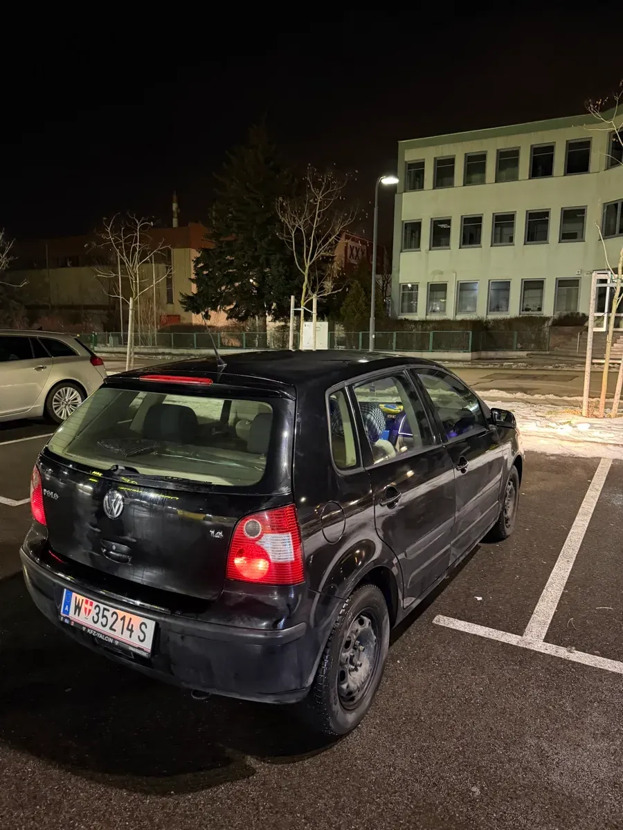 Volkswagen Polo 2002 photo 2