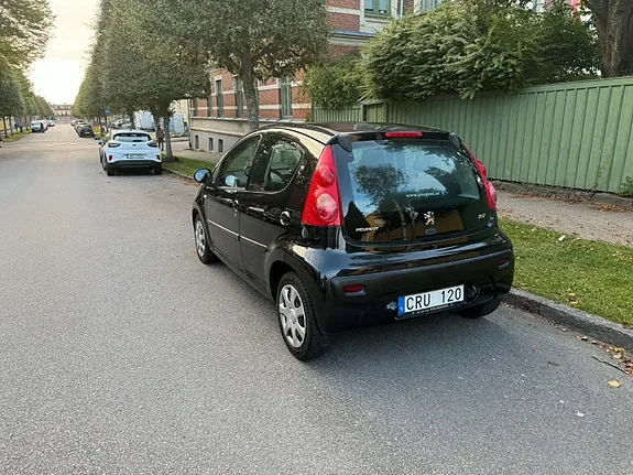 Peugeot 107 2010 photo 3