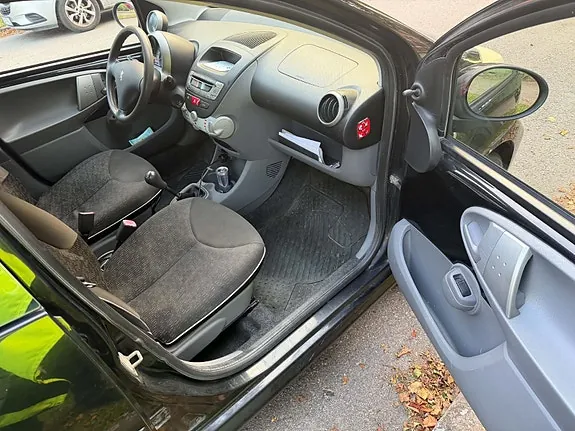 Peugeot 107 2010 photo 5