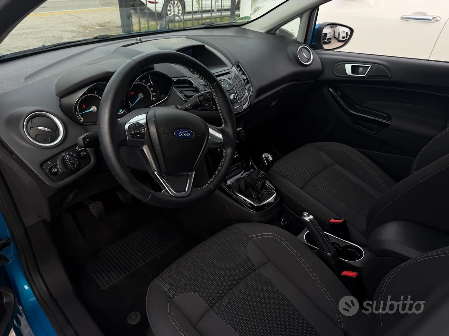 Ford Fiesta 2016 photo 2
