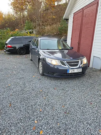Saab 9-3 2010 photo 2