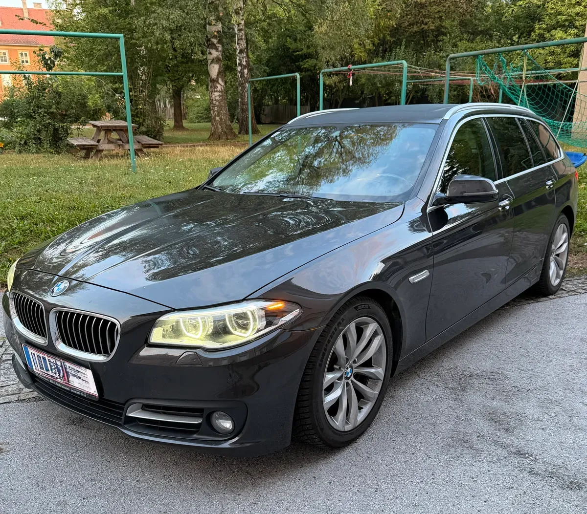 BMW 5 Series 2015 photo 2