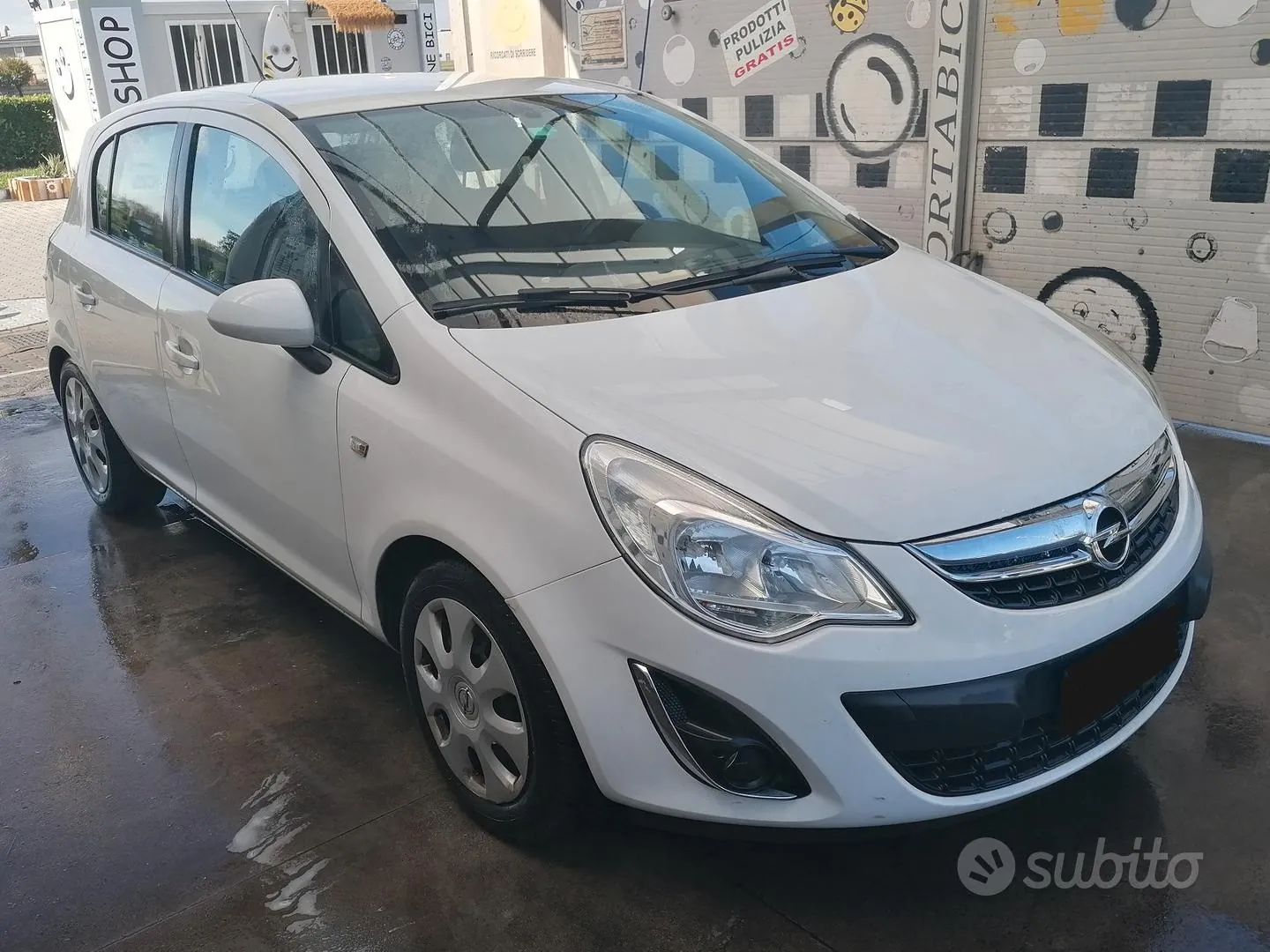 Opel Corsa 2011 photo 2