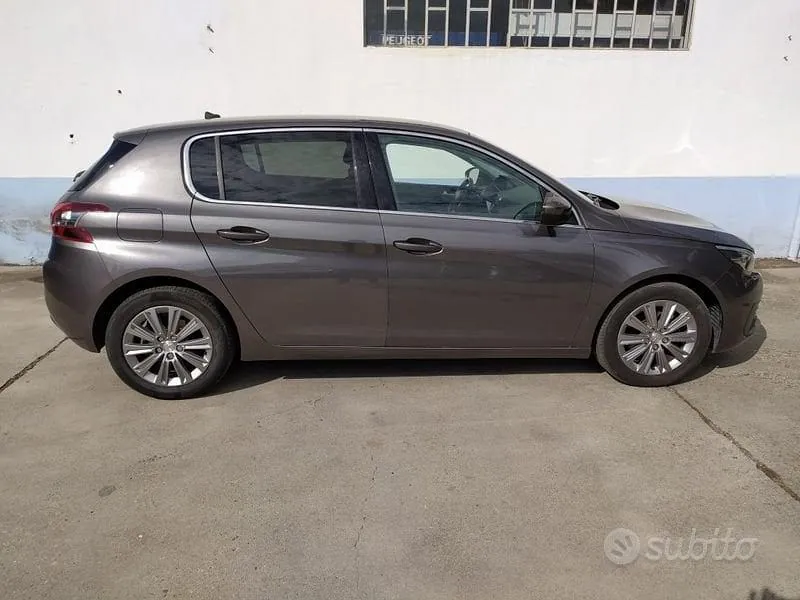 Peugeot 308 2021 photo 3