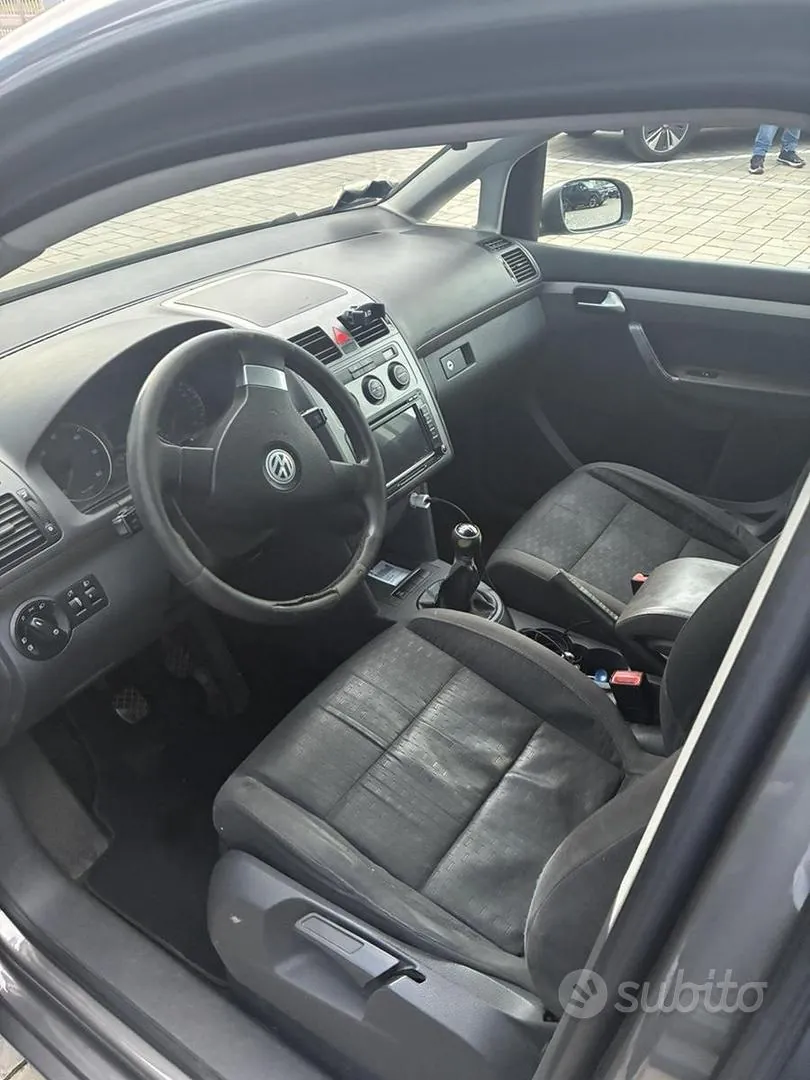 Volkswagen Touran 2007 photo 5