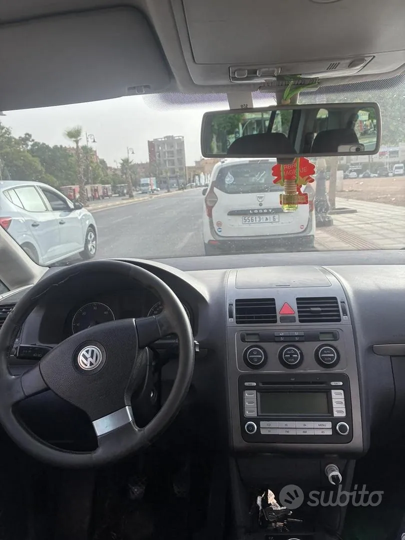 Volkswagen Touran 2007 photo 2