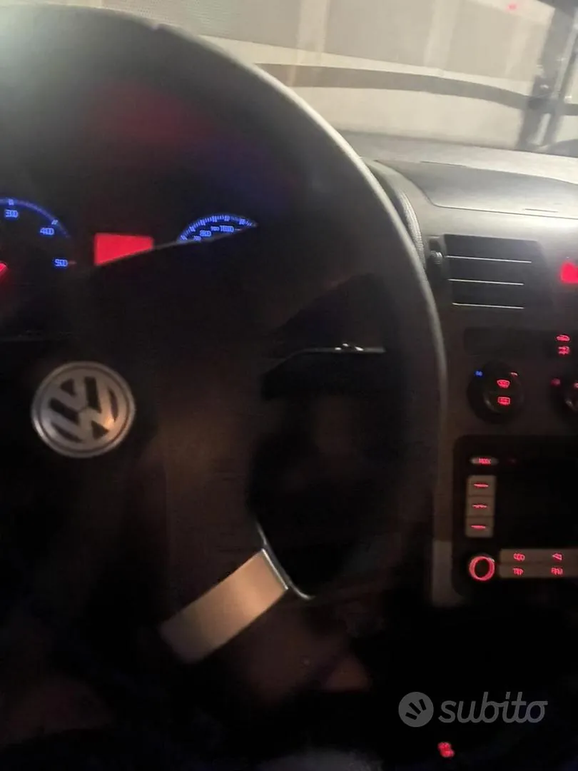 Volkswagen Touran 2007 photo 4