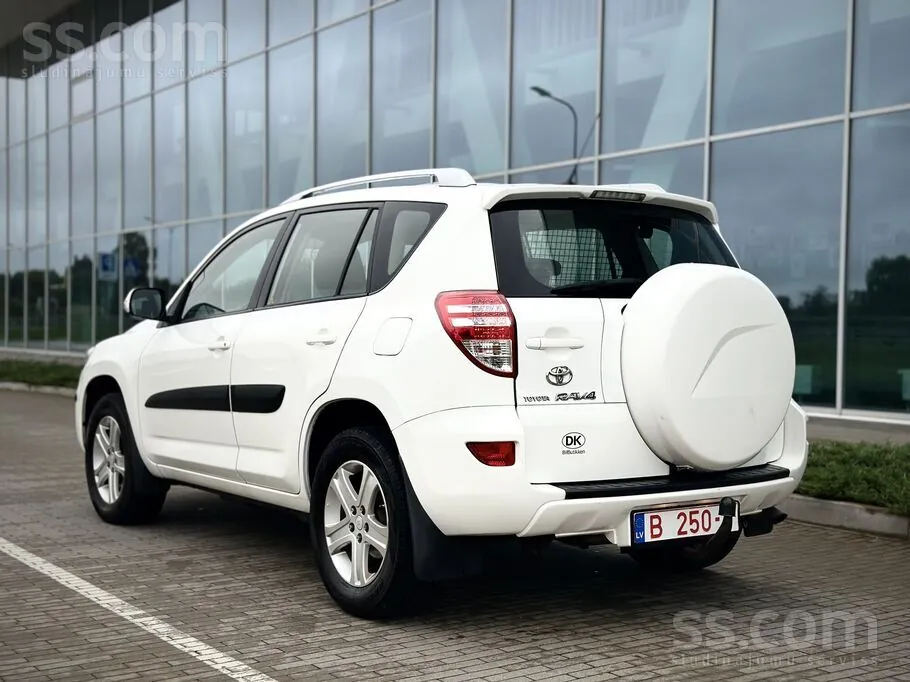 Toyota Rav4 2011 photo 5