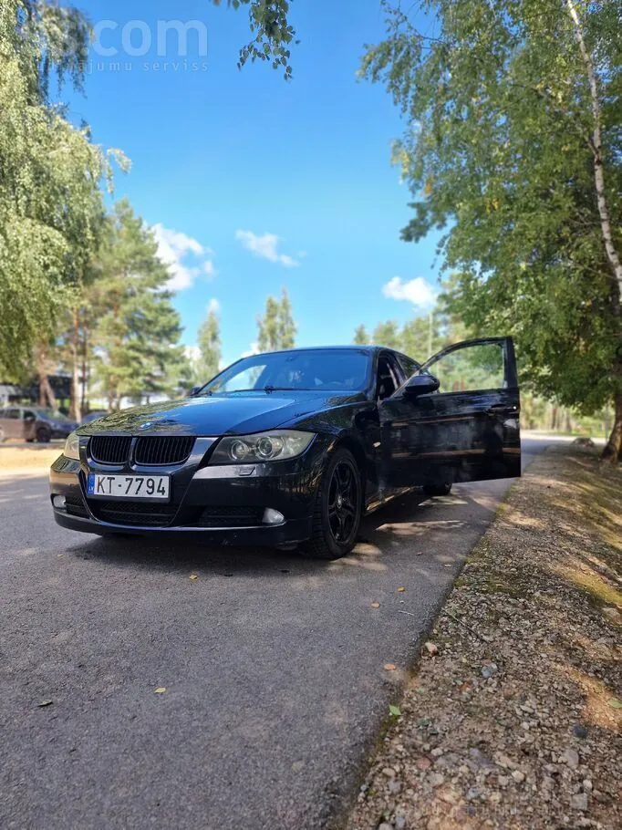 BMW 320 2008 photo 2