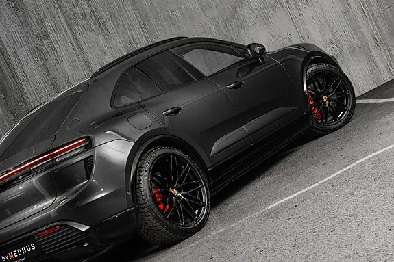 Porsche Macan Turbo 2025 photo 4