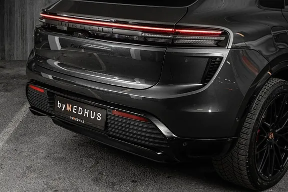 Porsche Macan Turbo 2025 photo 5