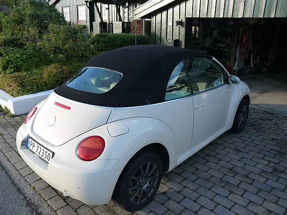 Volkswagen New Beetle 2004 photo 3