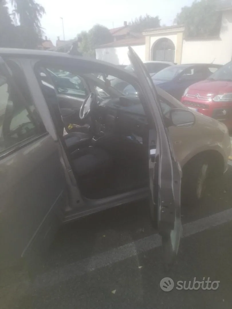 Lancia Musa 2010 photo 2