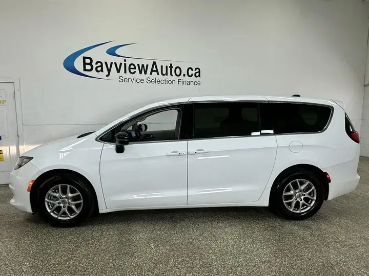 Chrysler Grand Caravan 2024 photo 4