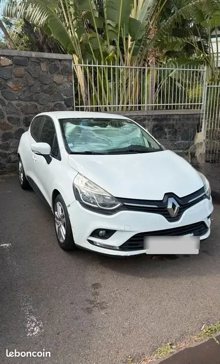 Renault Clio 2017 photo 2