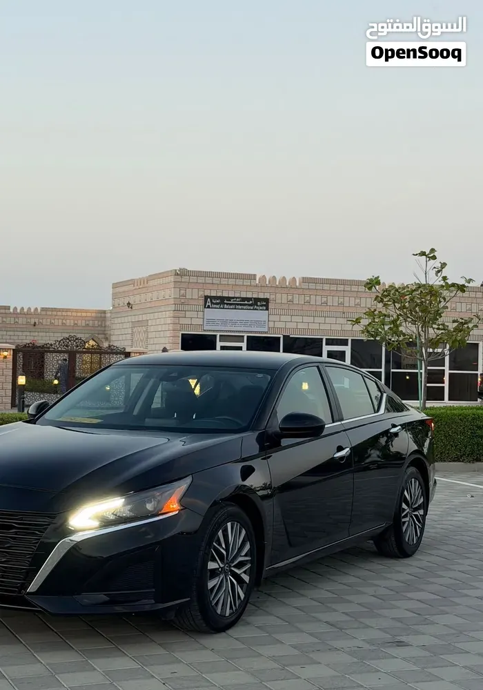 Nissan Altima 2023 photo 2