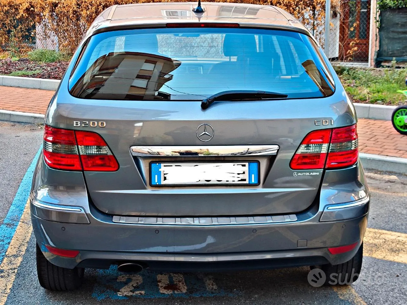 Mercedes-Benz B 2010 photo 2