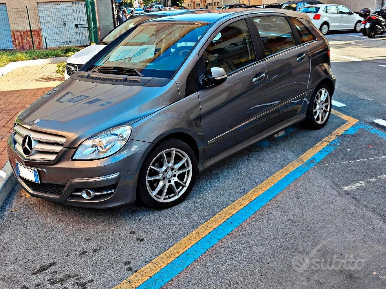 Mercedes-Benz B 2010 photo 3