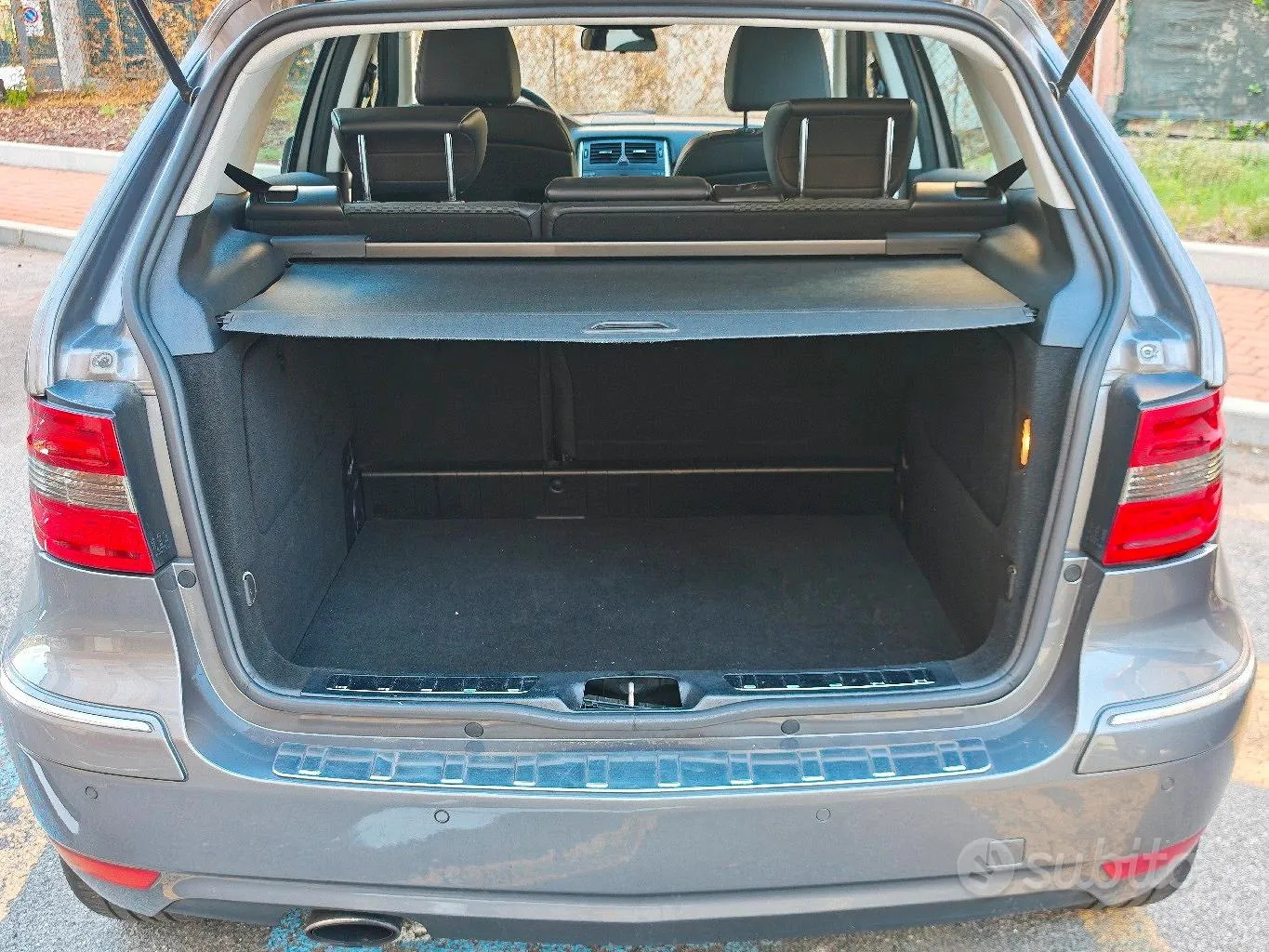 Mercedes-Benz B 2010 photo 5