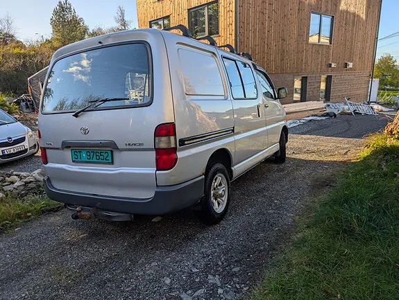 Toyota Hiace 2005 photo 3