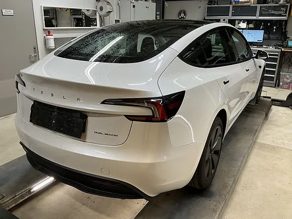 Tesla Model 3 2025 photo 5