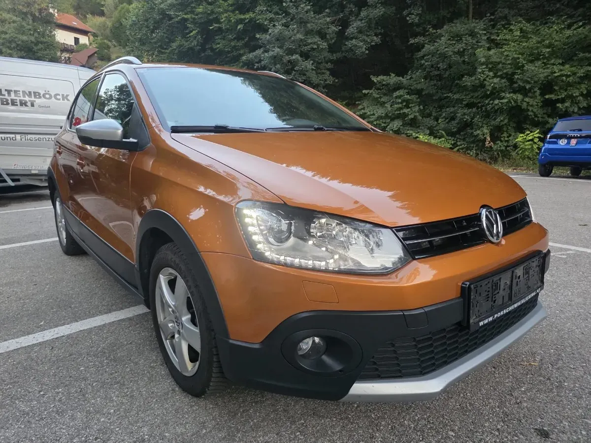 Volkswagen Polo 2015 photo 2