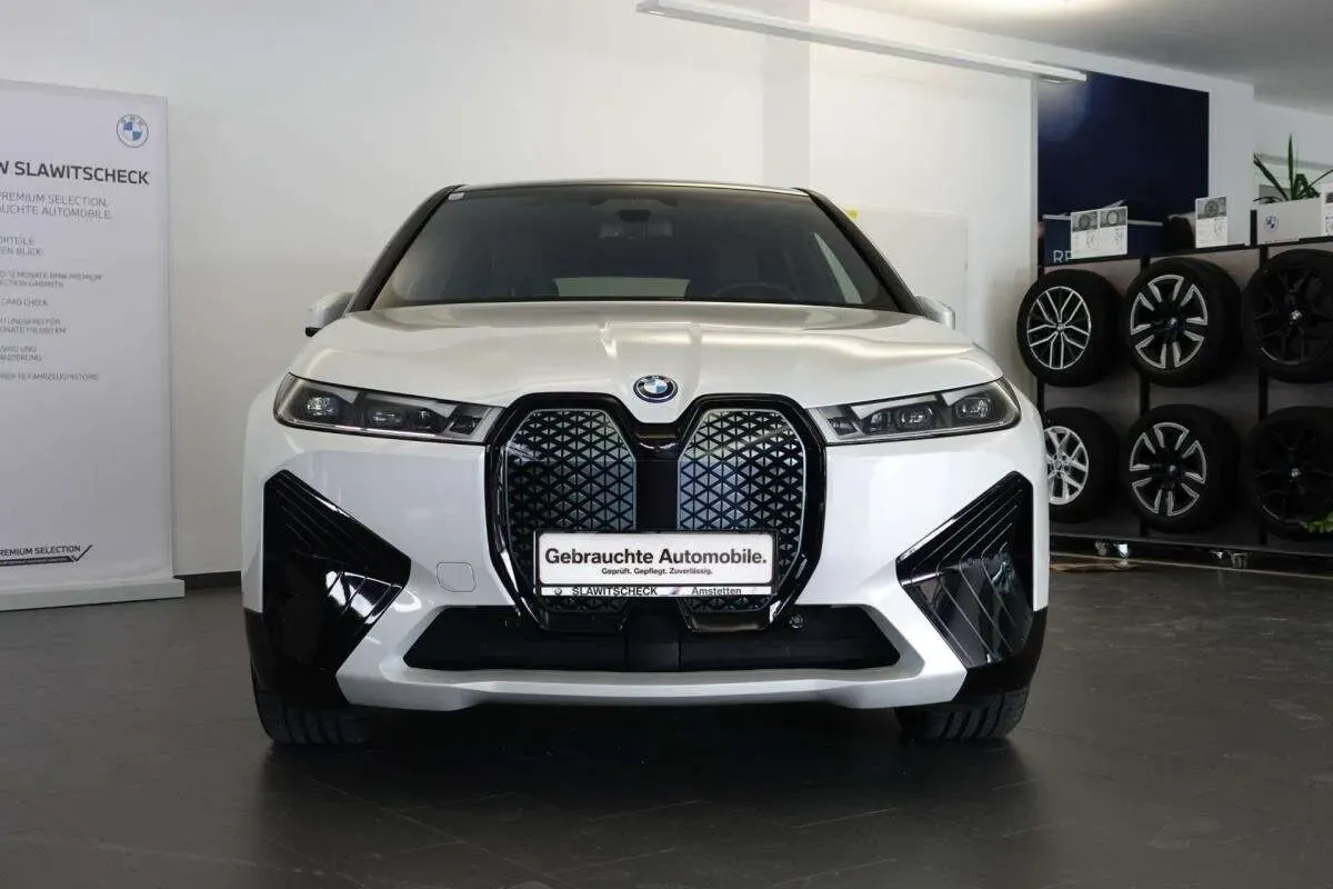 BMW Ix 2023 photo 2