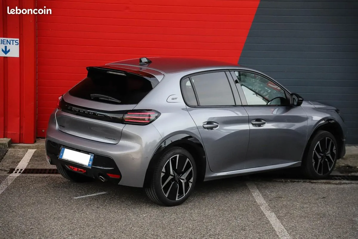 Peugeot 208 2025 photo 2