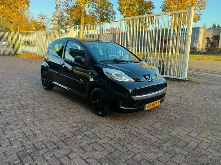 Peugeot 107 2010 photo 3