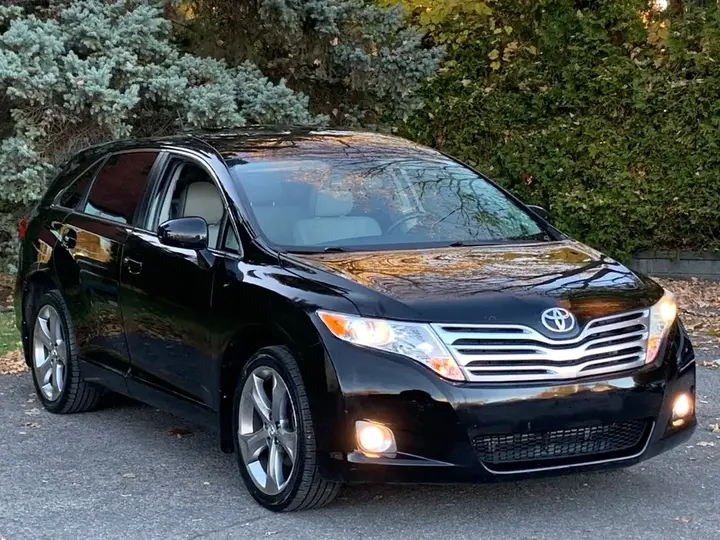 Toyota Venza 2011 photo 2