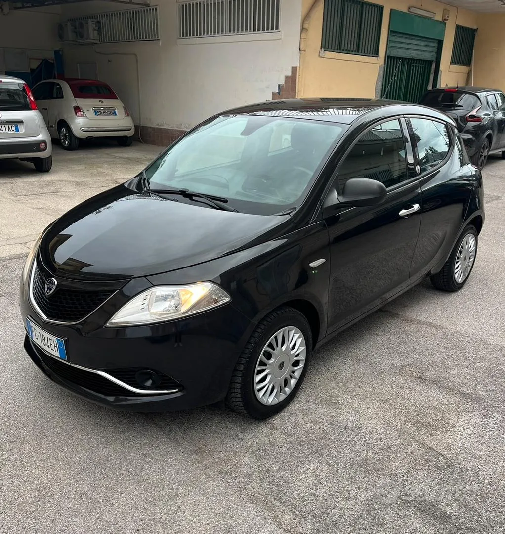 Lancia Ypsilon 2016 photo 2