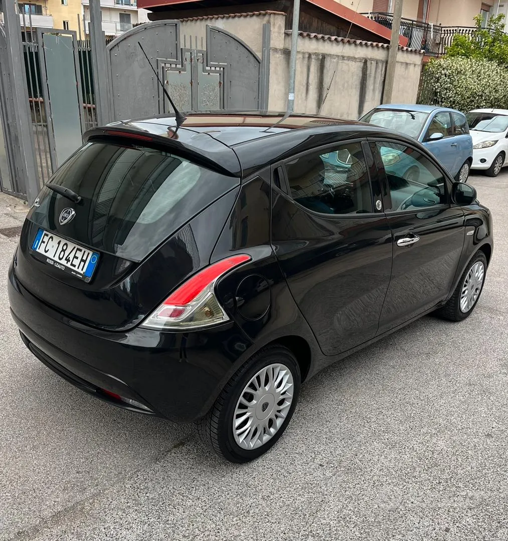 Lancia Ypsilon 2016 photo 3