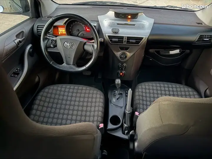 Toyota Iq 2010 photo 3