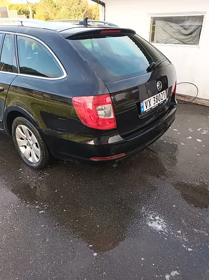 Skoda Superb 2012 photo 4
