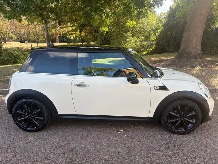 Mini Cooper 2013 photo 2