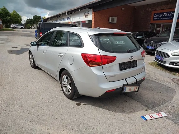 Kia Ceed 2013 photo 4