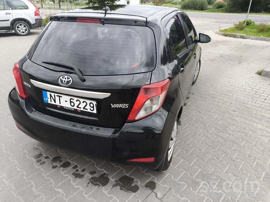 Toyota Yaris 2013 photo 4