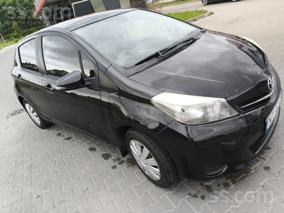 Toyota Yaris 2013 photo 2