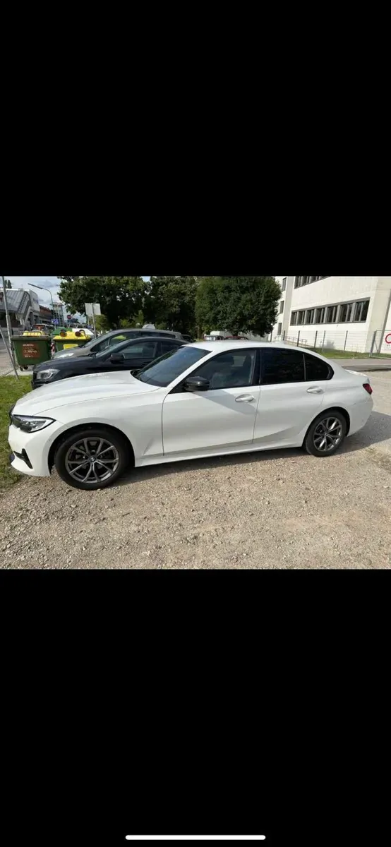 BMW 3 Series 2020 photo 2