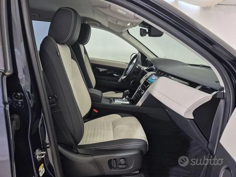 Land Rover Discovery Sport 2020 photo 3