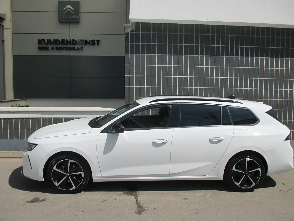 Opel Astra 2024 photo 3
