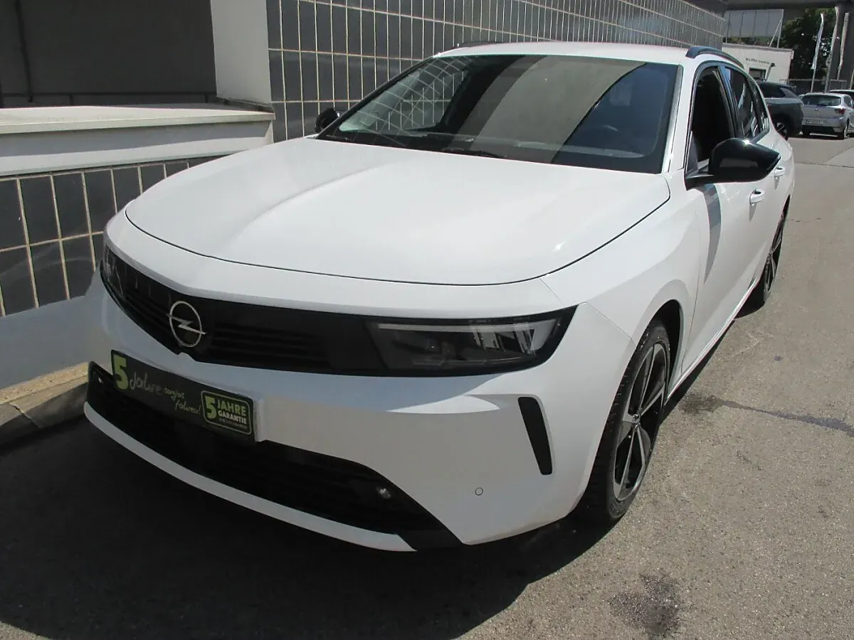 Opel Astra 2024 photo 2