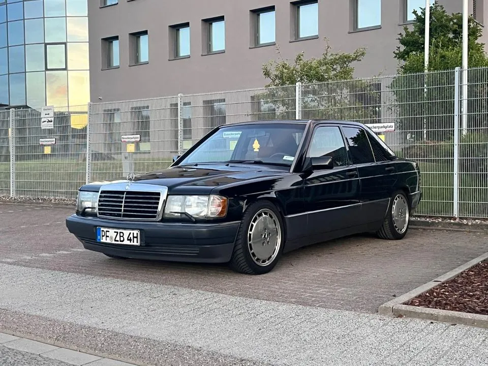 Mercedes-Benz 190E