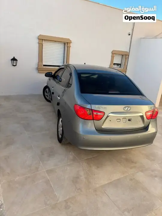 Hyundai Avante 2010 photo 2